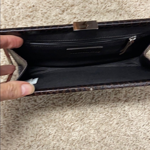 Chocolate brown alligator clutch - Picture 3 of 7